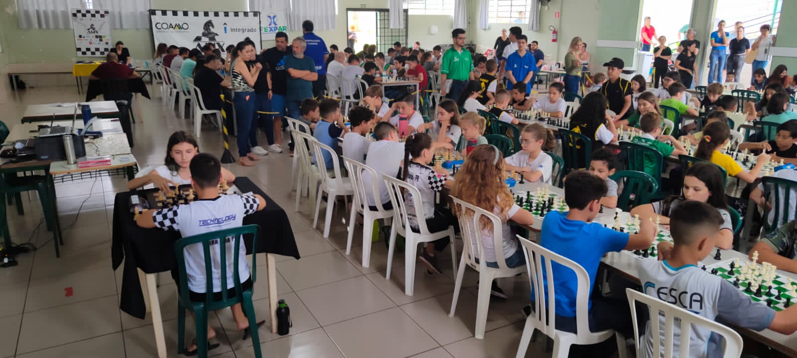 Circuito Sesc Paraná de Xadrez 2022: Etapa de Campo Mourão conta com a  participação de 175 enxadristas - FEXPAR - Federação de Xadrez do Paraná